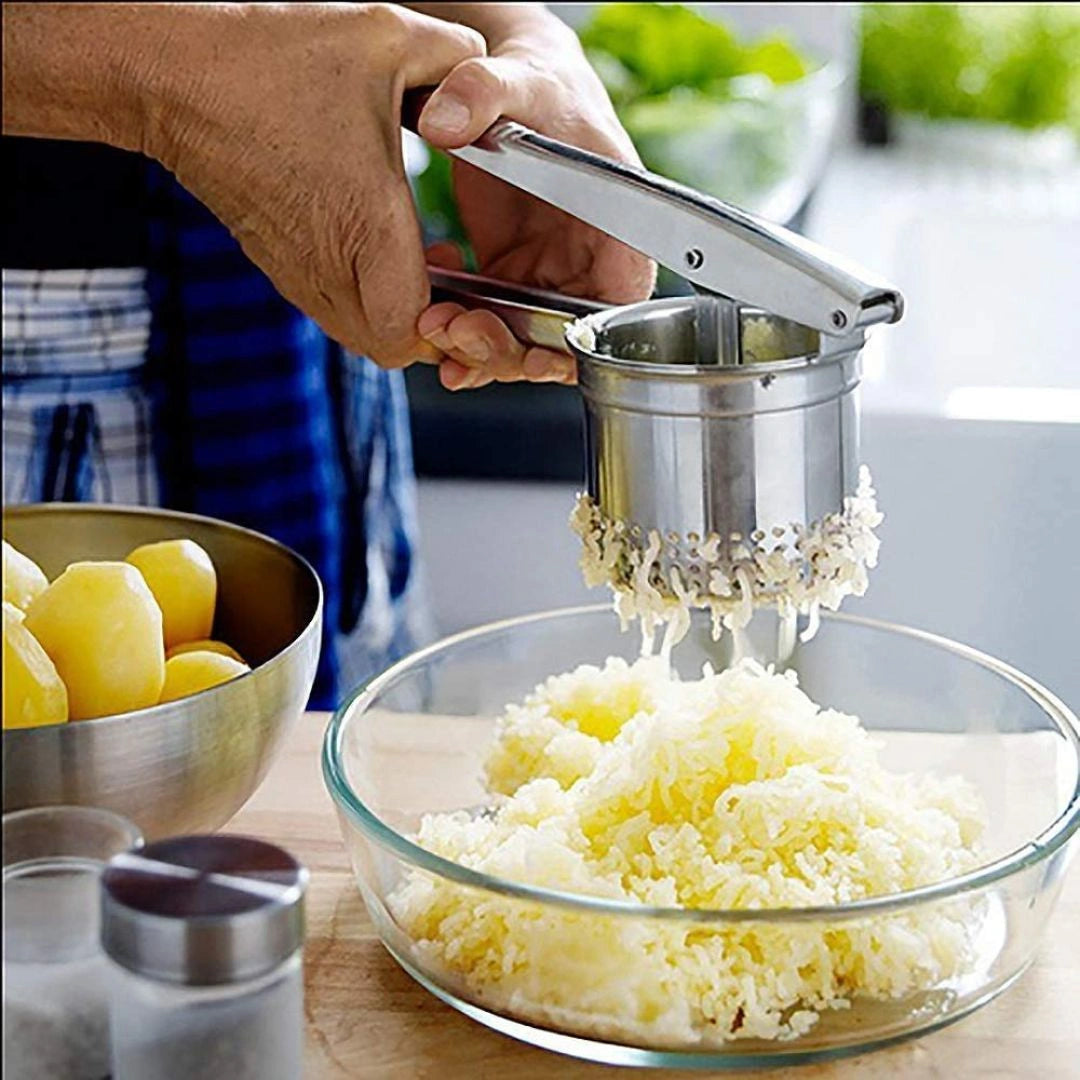 Juice extracted from orange with squeezer